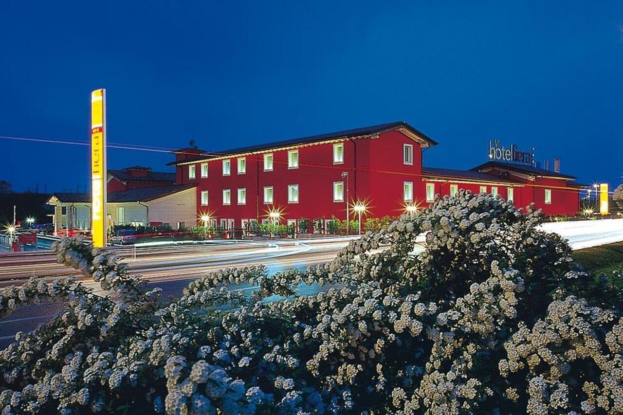 Hotel Fiera Di Brescia Bagian luar foto