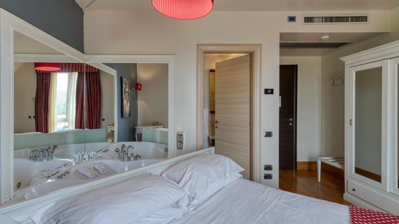 Hotel Fiera Di Brescia Bagian luar foto