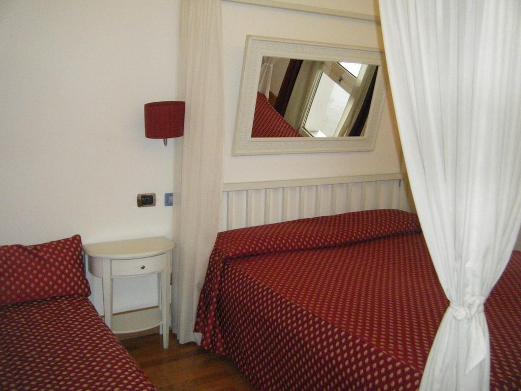 Hotel Fiera Di Brescia Bagian luar foto